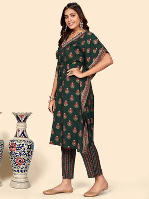 Vbuyz Women'S Embroidered & Mirror  Muslin Green Stitched Kaftan Kurta With Pant Set 5