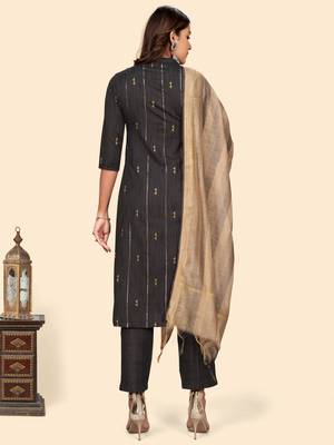 Vbuyz Women'S Print & Striped Straight Cotton Brown Stitched Kurta Pant With Dupatta 4