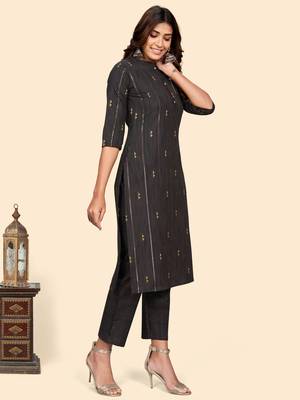 Vbuyz Women'S Print & Striped Straight Cotton Brown Stitched Kurta Pant With Dupatta 6