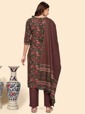 Vbuyz Women'S Embroidered & Gota Patti Work Straight Cotton Green Stitched Kurta Pant With Dupatta 4