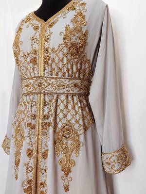 Grey Moroccan Kaftan sun-proof hijab 2