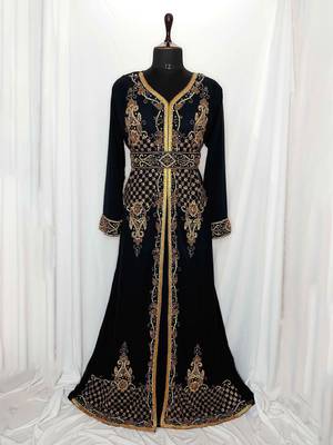 Black Moroccan Kaftan With Sun-proof hijab 1