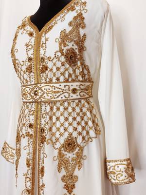 off white Moroccan Kaftan with Sun-proof hijab 2