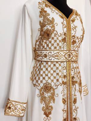 off white Moroccan Kaftan with Sun-proof hijab 3