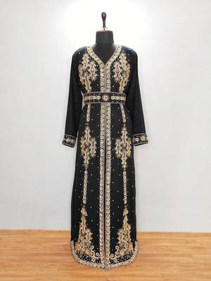 Black Moroccan Kaftan With Sun-proof hijab 1