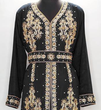 Black Moroccan Kaftan With Sun-proof hijab 2