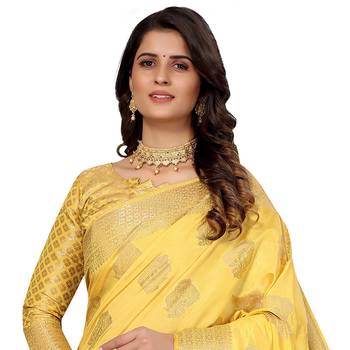 Yellow hand woven silk blend saree with blouse 3