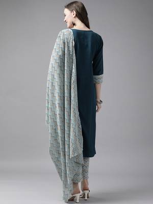 Green embroidered cotton kurta-suits 3