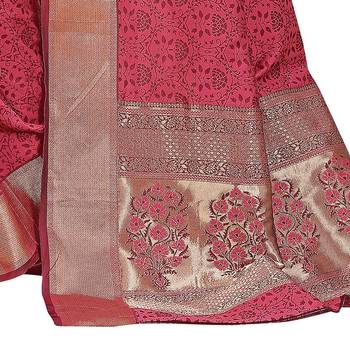 Pink woven banarasi silk saree with blouse 4