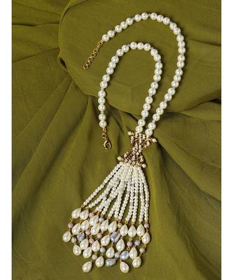 Distinctive White and Gold Necklace 1