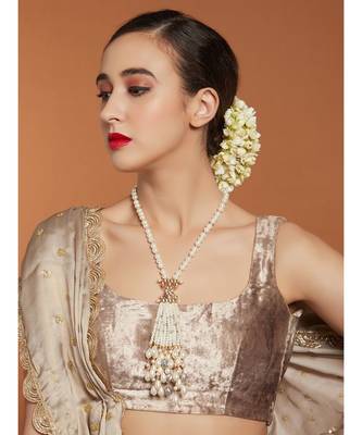 Distinctive White and Gold Necklace 2