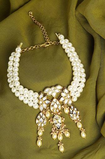 Inticate Floral White and Gold Chocker Neckalce