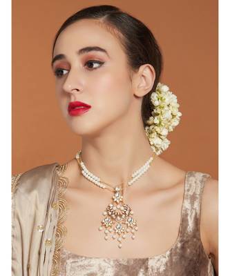 Tassel Pendant White and Gold Pearl Necklace 3