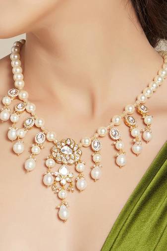 Delicate White and Gold Pearl Necklace