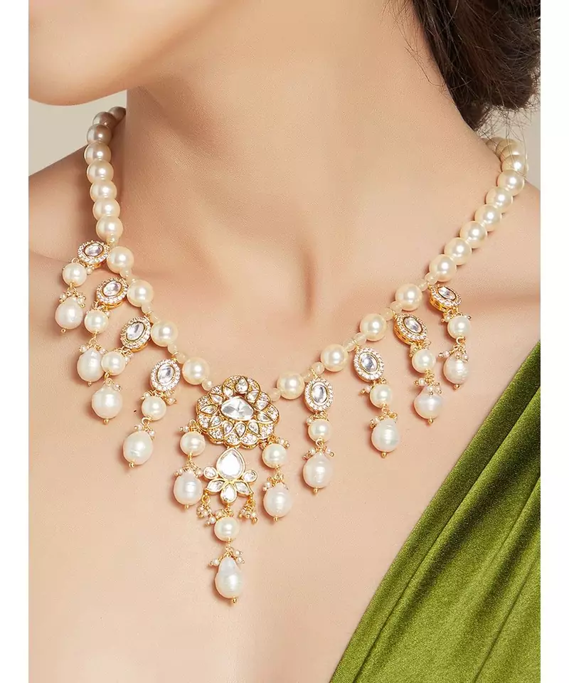 Delicate White and Gold Pearl Necklace