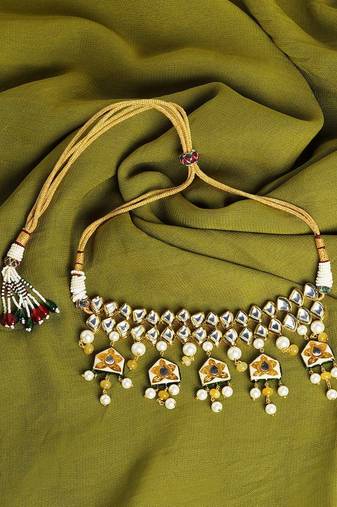 Meenakari Pan drop White and Gold Choker Necklace