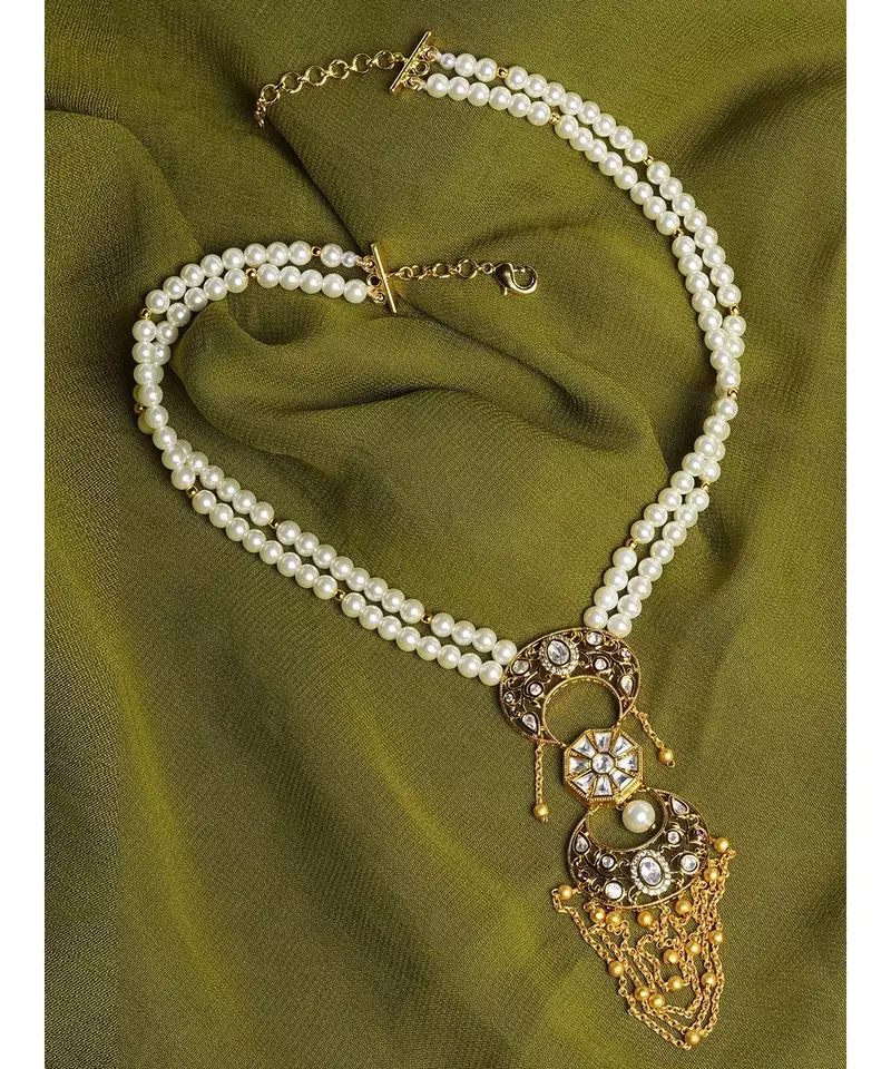 Chained Tassel White and Gold Pearl Necklace