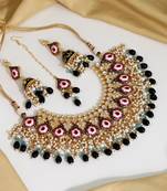 Black necklace-sets
