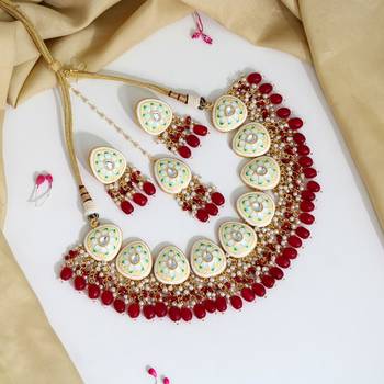 Maroon necklace-sets 1
