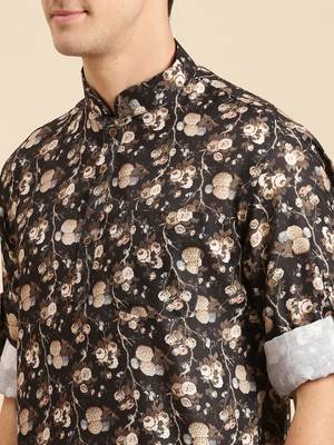 Sanwara Men Printed Cotton Rolled Up Sleeves Short Kurta PR_9 5