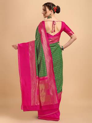Green & Pink banarasi silk Woven Design Banarasi Saree 3