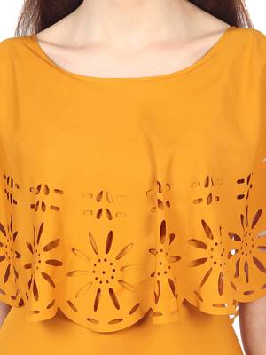 Yellow plain crepe maxi-dresses 3