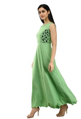 Green plain crepe maxi-dresses 3