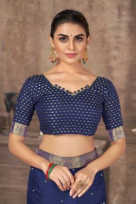 Dark Blue Embroidered Silk Blend Saree With Blouse 4
