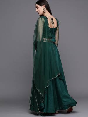 Green Embellished Silk Blend Semi Stitched Lehenga Choli With Dupatta 2