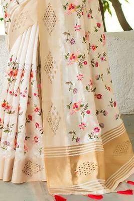 Blue woven linen saree with blouse 4