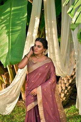 Yellow woven linen saree with blouse 3
