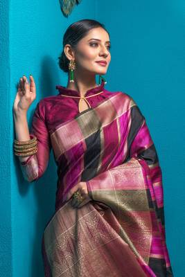Teal woven kanchipuram silk saree with blouse 3