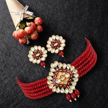 Red pearl chokers 1