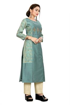 Green embroidered viscose long-kurtis 1