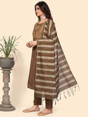 Print & Embroidered Straight Cotton Brown Stitched Kurta Pant With Dupatta 5