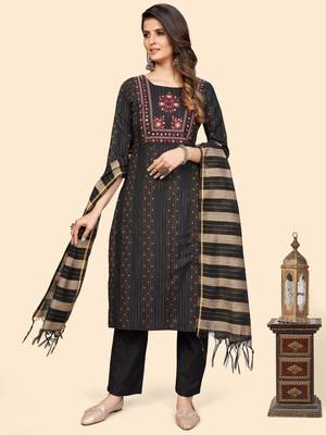 Print & Embroidered Straight Cotton Black Stitched Kurta Pant With Dupatta 3