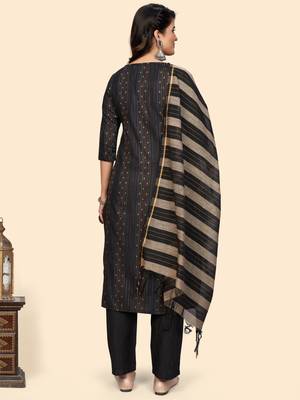 Print & Embroidered Straight Cotton Black Stitched Kurta Pant With Dupatta 4