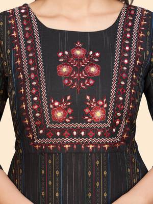 Print & Embroidered Straight Cotton Black Stitched Kurta Pant With Dupatta 8