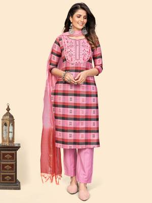 Printed & Embroidered Straight Cotton Pink Stitched Kurta Pant With Dupatta 3