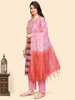 Printed & Embroidered Straight Cotton Pink Stitched Kurta Pant With Dupatta 5
