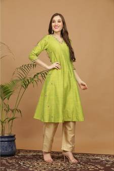 Kaanchie Nanggia Green Embroidered Silk Kurta Pant Set