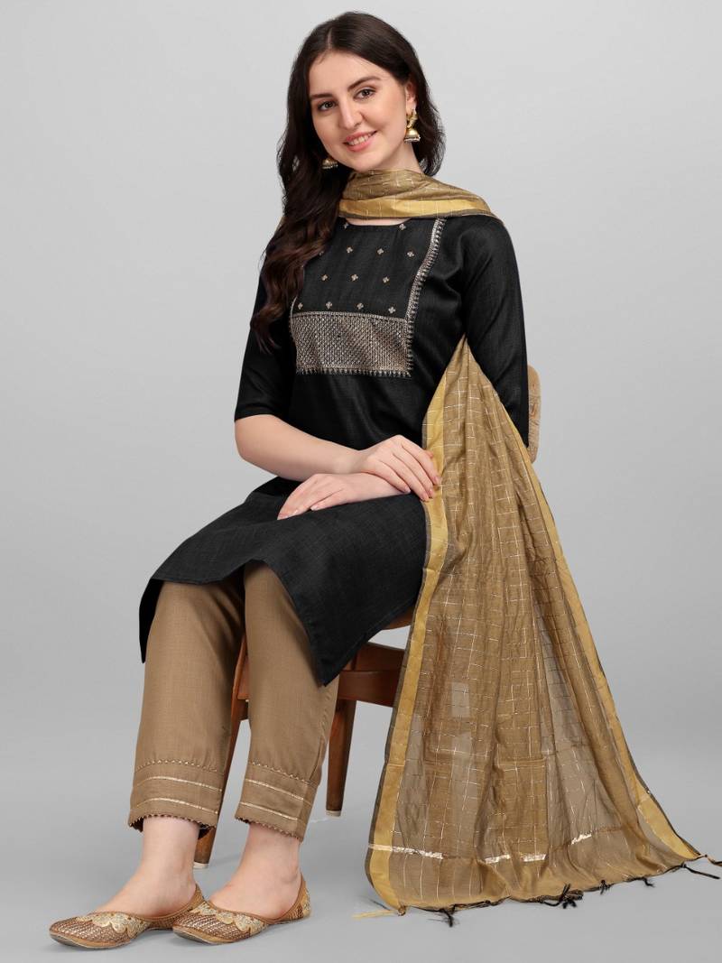 VredeVogel Black Embroidered Kurta Pant With chanderi dupatta