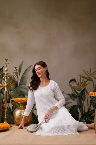 Hand Embroidered White Kota Lucknowi Chikankari Kurta With Slip