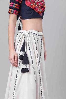 Shubhkala  Off White Blue Embroidered Cotton Navratri Dandiya Raas Garba Semi Stitched Lehenga Choli 3