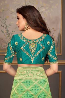 Light green woven banarasi silk saree with blouse 5