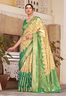 Cream and Green Color  Kanjiwaram Silk Weaving Work Traditional Saree 1
