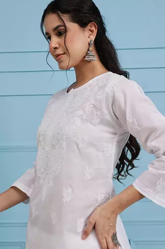 Hand Embroidered White Cotton Lucknow Chikankari Women Kurta