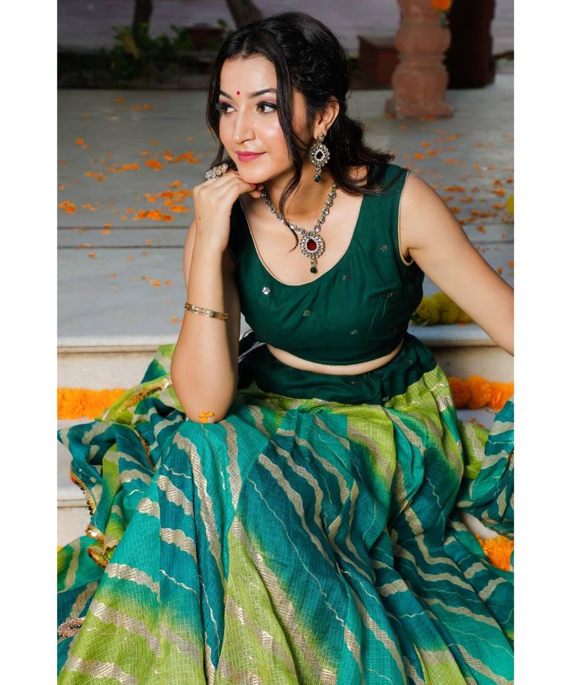 Green Blue Leheriya Lehenga & Dupatta with Unstitched Blouse