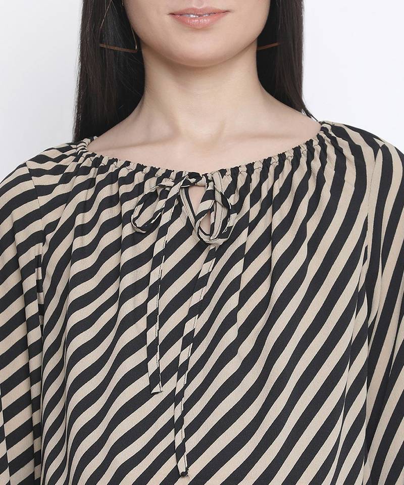 Linear line print maternity top