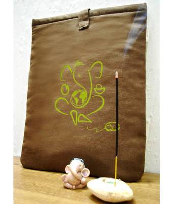 Clean Planet The Ganesha Charm Tablet Sleeve 2